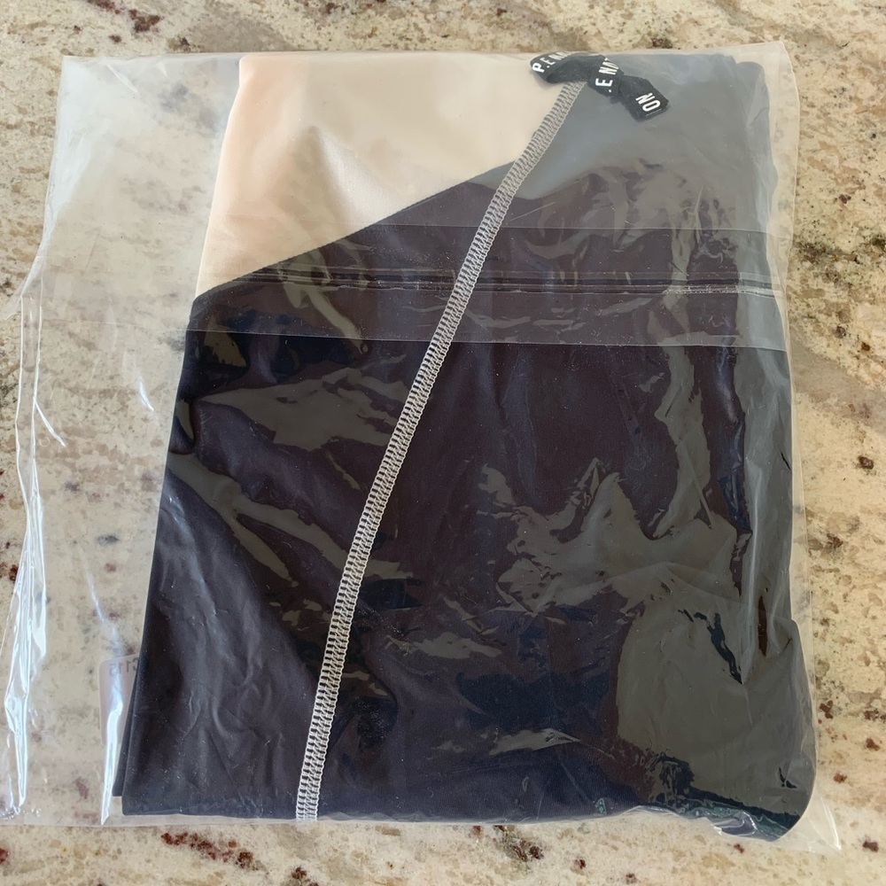 P.E NATION Forward Pass Leggings - Picture 6 of 8
